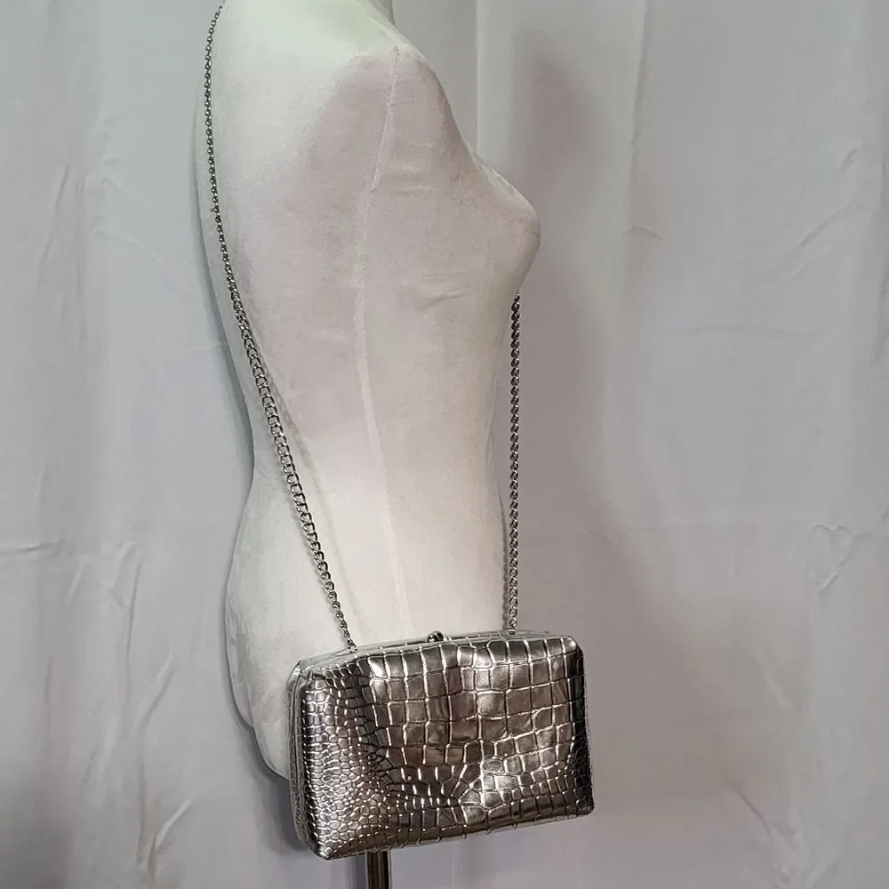 A New Day Women's Small Quilted Silver Clasp Crossbody Bag 5"x8"x2.5" GUC 🐈 - Picture 2 of 6